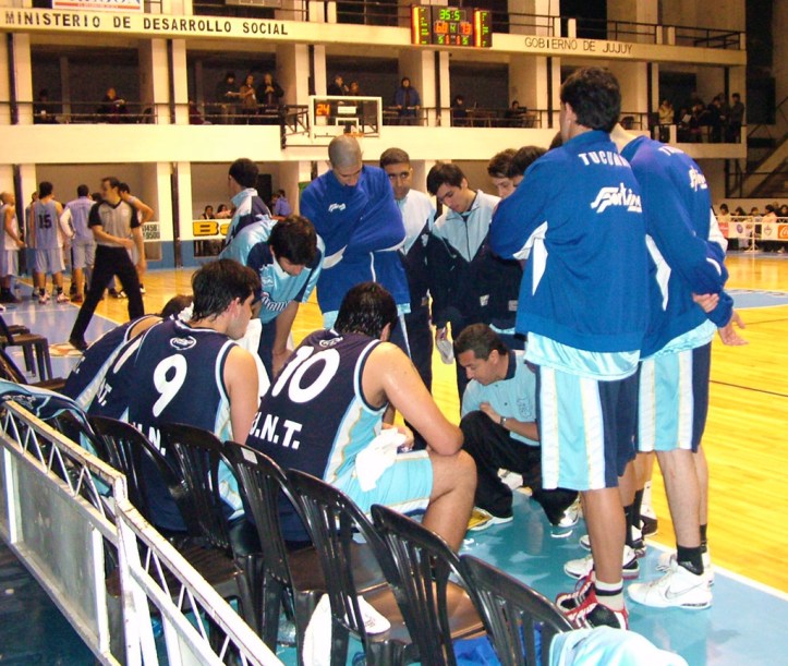 Tucuman-Jujuy-Jose-Garcia-en-el-banco