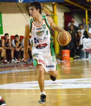 CAMPEÓN DEL TNA. Sebatián Orresta, el base titular de Estudiantes, de Concordia.