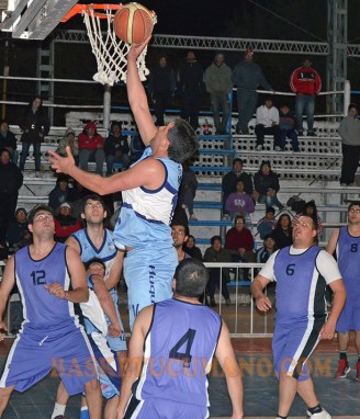 DETERMINANTE. Valdivia, de Juventud, se hizo sentir en el juego interior.
