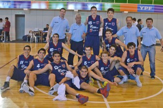 Santa Fe le ganó a Mendoza y clasificó a semis como primero de su grupo. Foto www.febasantafe.com.ar)