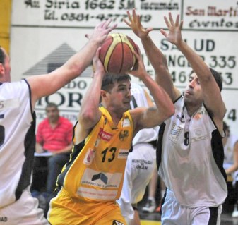 GRAN PRODUCCIÓN. Álvaro Rodríguez aportó 17 puntos para Talleres