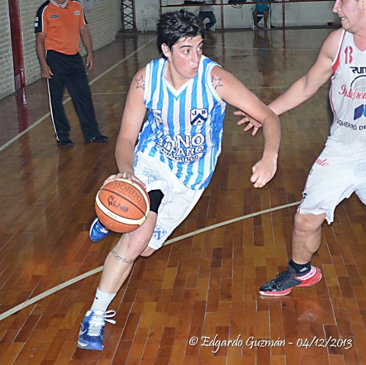 Sebastián Osores convirtió 36 puntos para la JBA