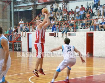 MARIANO TAGLIOTTI se destacó en Independiente. Convirtió 21 pts