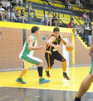 INDOMABLE. Jerónimo Solórzano fue vital en el triunfo de Talleres, con 19 puntos.