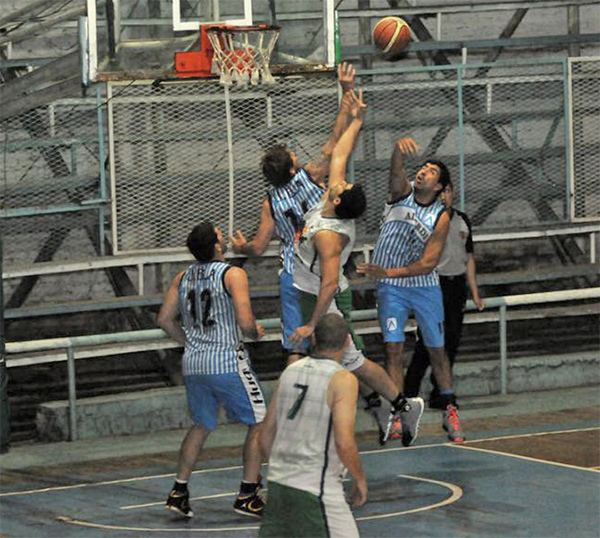 CERRADO. Alberdi superó a Mitre como local por cuatro puntos de diferencia.