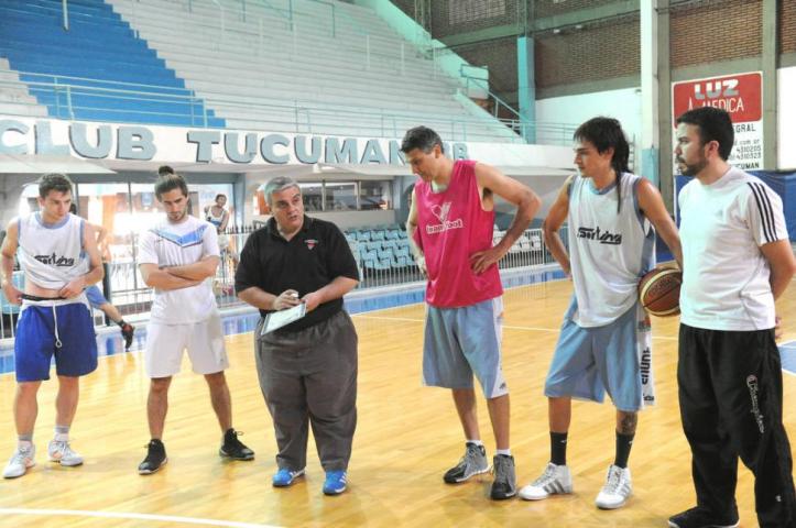 Gabriel Albornoz ya tiene experiencia en el TFB. Dirigió a Unión Orán.