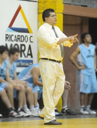 EXPERIENCIA. Martín Vera (h) volverá a dirigir al seleccionado tucumano.