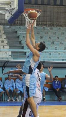 VIGENCIA. A los 42 años, Rubén Valdez mantiene su nivel. Logró doble figura contra los riojanos. FOTO ARCHIVO LA GACETA
