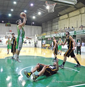 El santiagueño Jorge tato Silva debutó en los verdes de la plazoleta