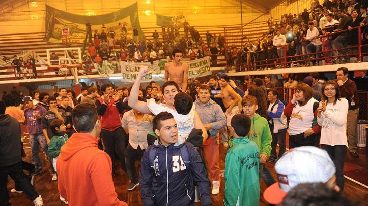 EL PRIMER TÍTULO FUE PARA EL "TRUENO VERDE". Nicolás Avellaneda festejó el título del Apertura el 28 de julio en Caja Popular. 