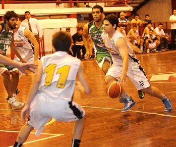 POR LA RECUPERACIÓN. Lucas Pérez, de Estudiantes, que tendrá un rival de fuste en el Independiente santiagueño. FOTO: Archivo La Gaceta